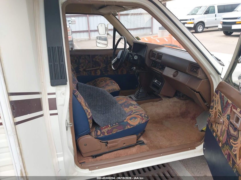 1985 EXCEL PICKUP COMMERCIAL/CAMPER auction photo 5