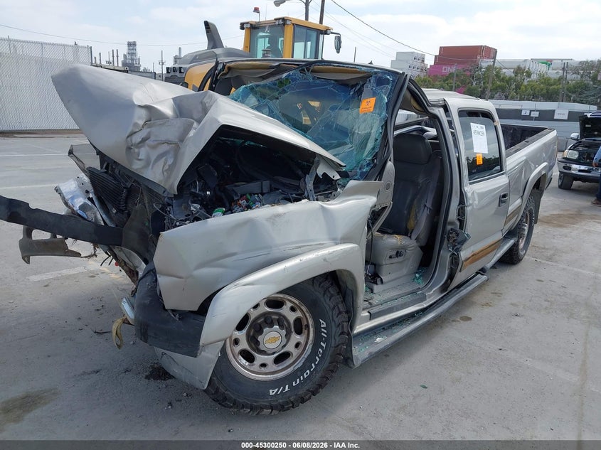 2002 CHEVROLET SILVERADO 2500HD auction photo 2