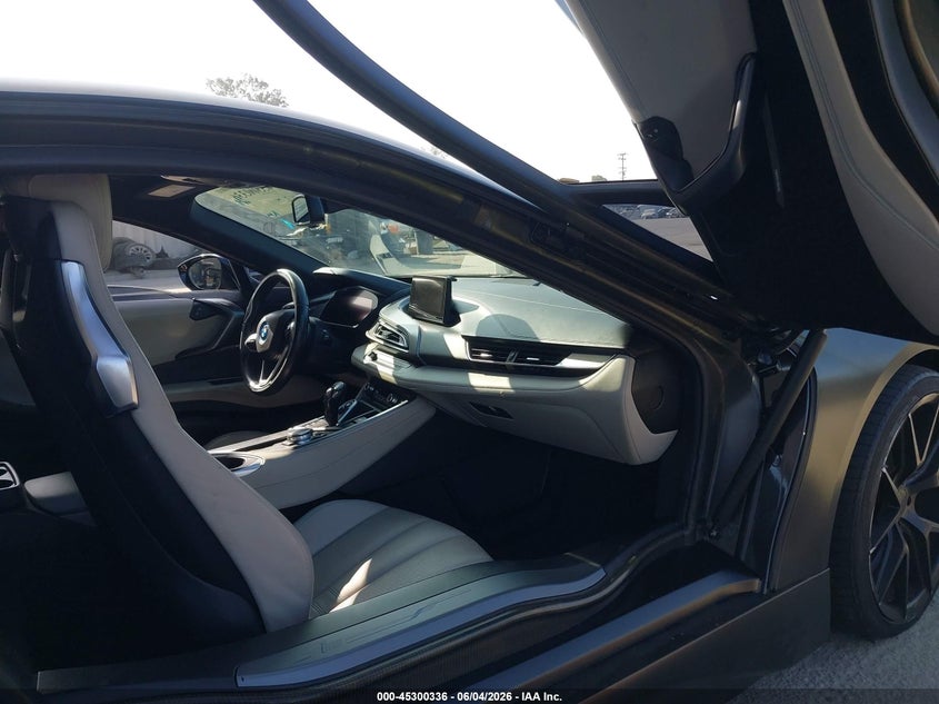 2014 BMW I8 auction photo 5