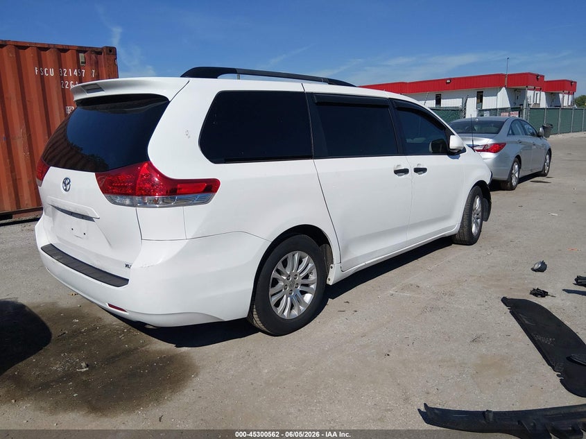 Vin: 5tdyk3dc7es516346, lot: 45798425, toyota sienna xle v6 8 passenger 20144