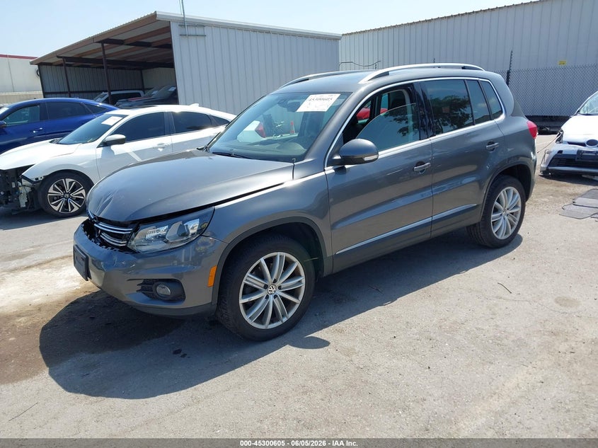 2016 Volkswagen Tiguan Se WVGAV7AX0GW611711 photo 1