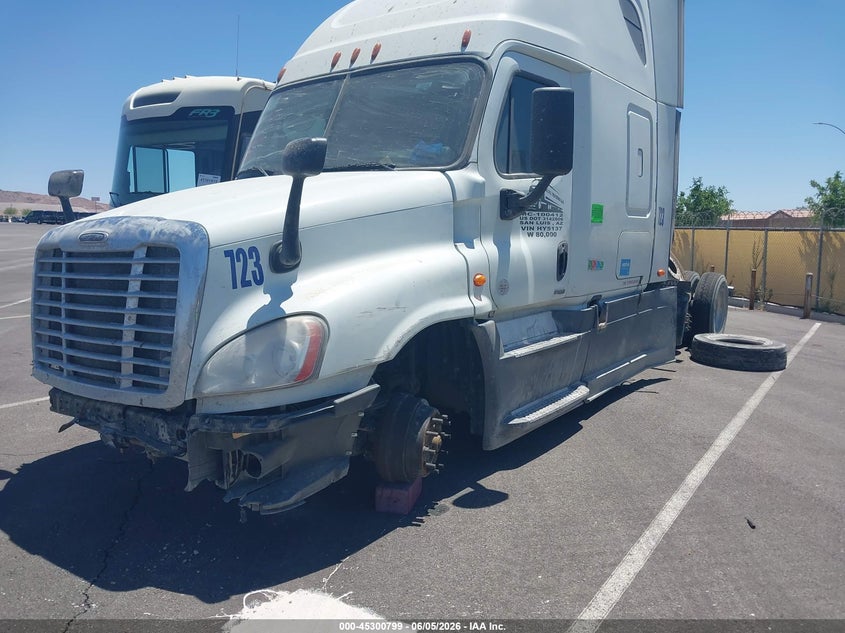 2017 FREIGHTLINER CASCADIA 125 auction photo 2