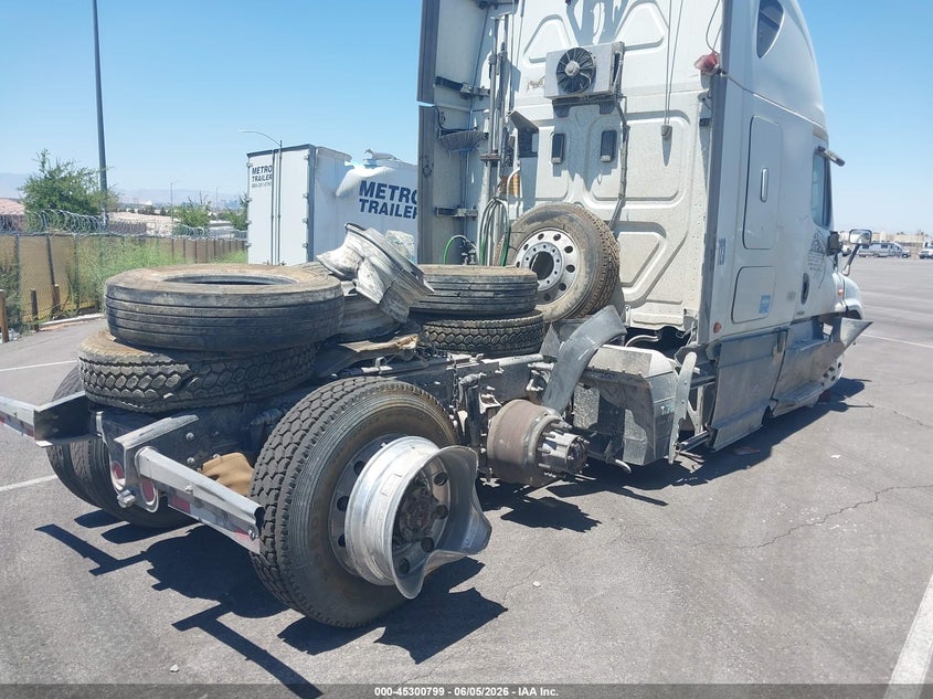 2017 FREIGHTLINER CASCADIA 125 auction photo 4