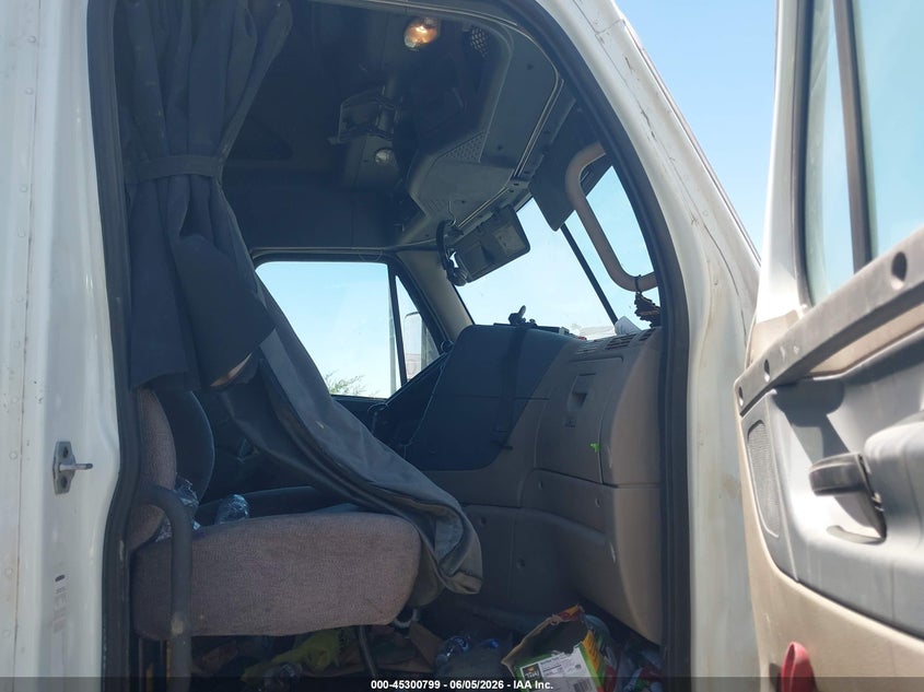 2017 FREIGHTLINER CASCADIA 125 auction photo 7