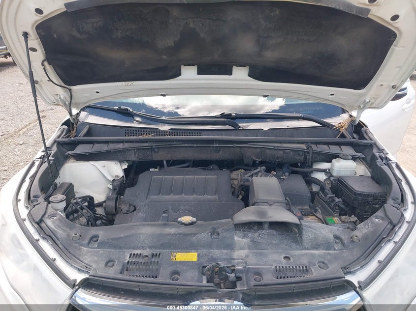 2014 Toyota Highlander Le V6 VIN: 5TDBKRFH6ES008743 Lot: 45300847