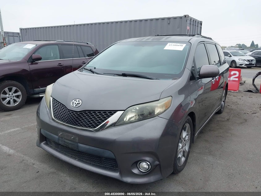 Vin: 5tdxk3dc4ds361765, lot: 45798753, toyota sienna se 8 passenger 20132
