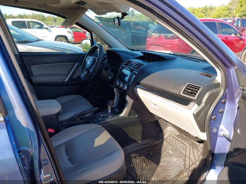 2017 SUBARU FORESTER auction photo 5