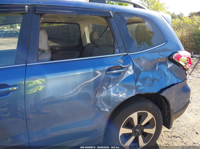 2017 SUBARU FORESTER auction photo 6