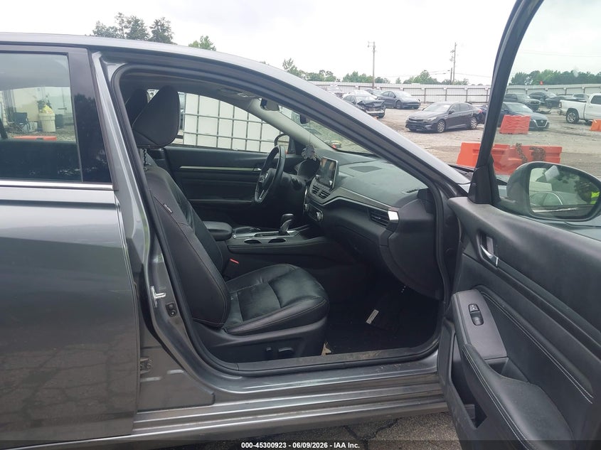 2019 NISSAN ALTIMA auction photo 5