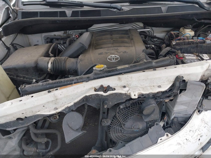 2011 Toyota Sequoia Platinum 5.7L V8 VIN: 5TDDY5G1XBS043234 Lot: 45300963