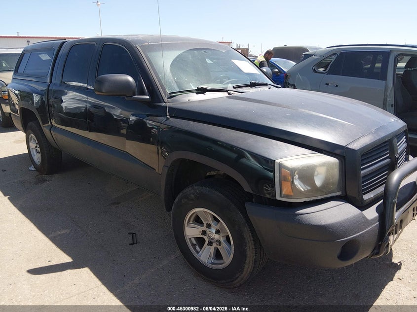 2005 DODGE DAKOTA SLT