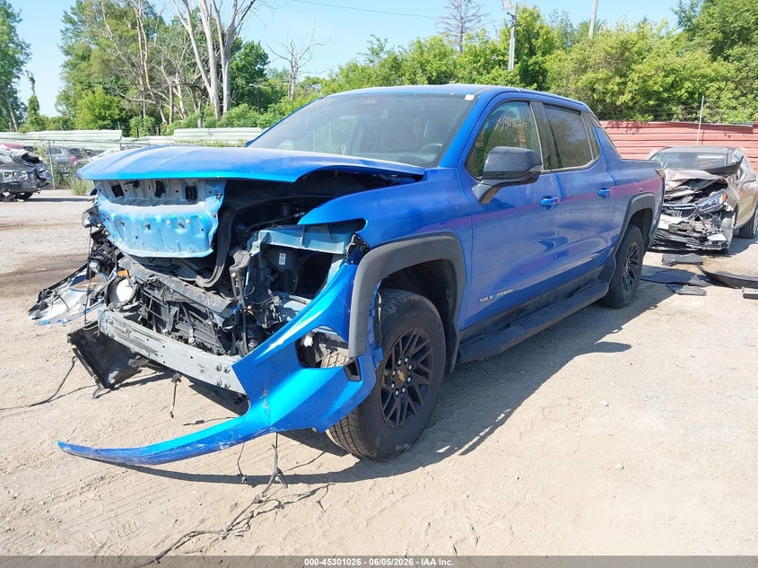 2025 CHEVROLET SILVERADO EV auction photo 2