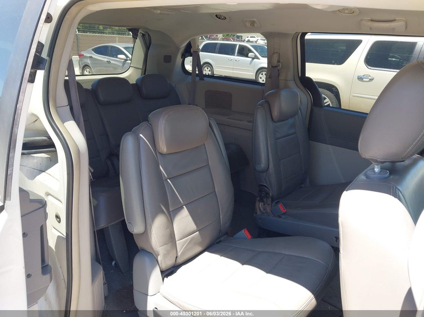 2010 Chrysler Town & Country Touring VIN: 2A4RR5D16AR266220 Lot: 45301201
