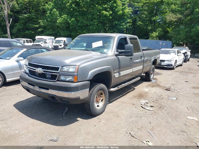 2006 CHEVROLET SILVERADO 2500HD auction photo 2