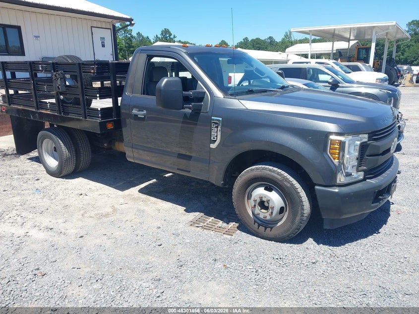 2019 FORD F-350 CHASSIS auction photo 1