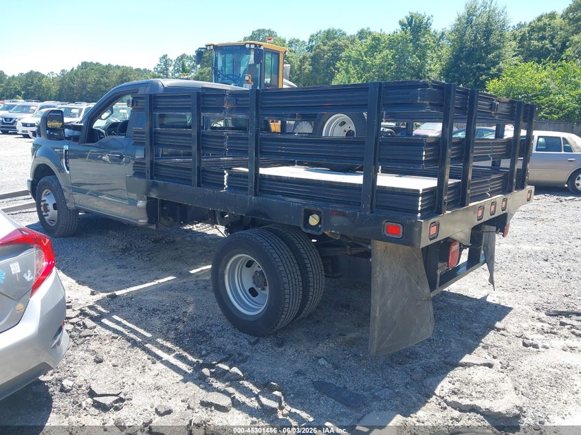 2019 FORD F-350 CHASSIS auction photo 3