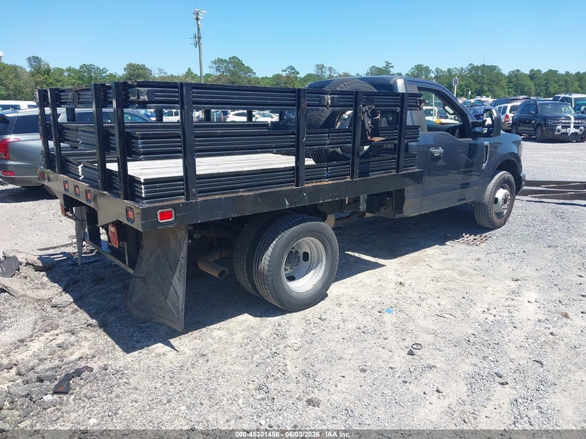 2019 FORD F-350 CHASSIS auction photo 4