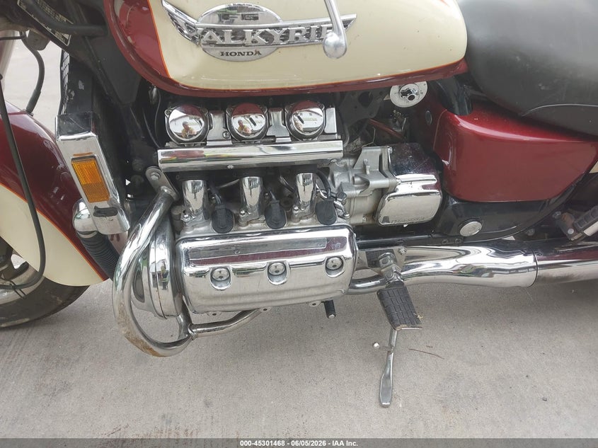1998 Honda Gl1500 Ct VIN: 1HFSC3433WA100527 Lot: 45301468