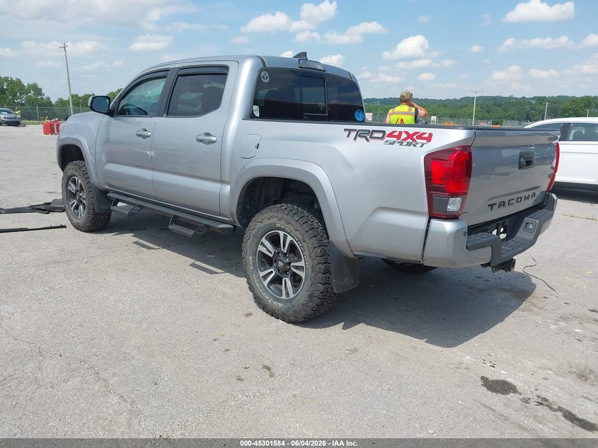 2018 TOYOTA TACOMA auction photo 3