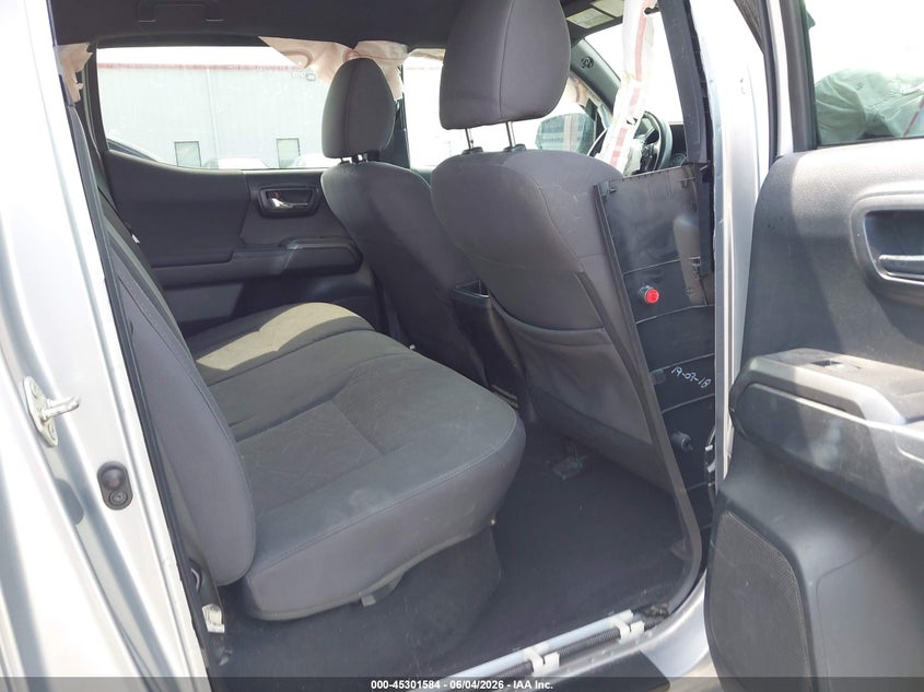 2018 TOYOTA TACOMA auction photo 8