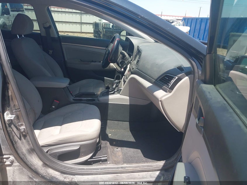2018 HYUNDAI ELANTRA auction photo 5