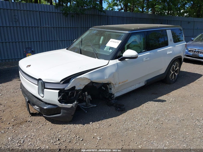 2024 RIVIAN R1S auction photo 2