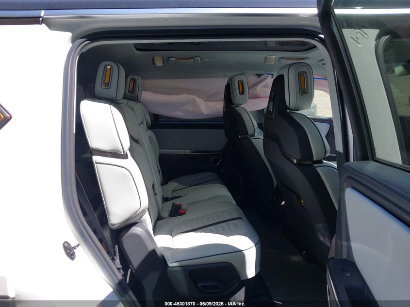 2024 RIVIAN R1S auction photo 8