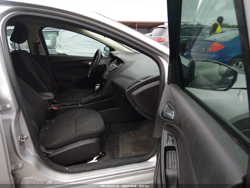 2015 FORD FOCUS auction photo 5