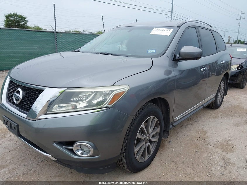 2015 NISSAN PATHFINDER auction photo 2
