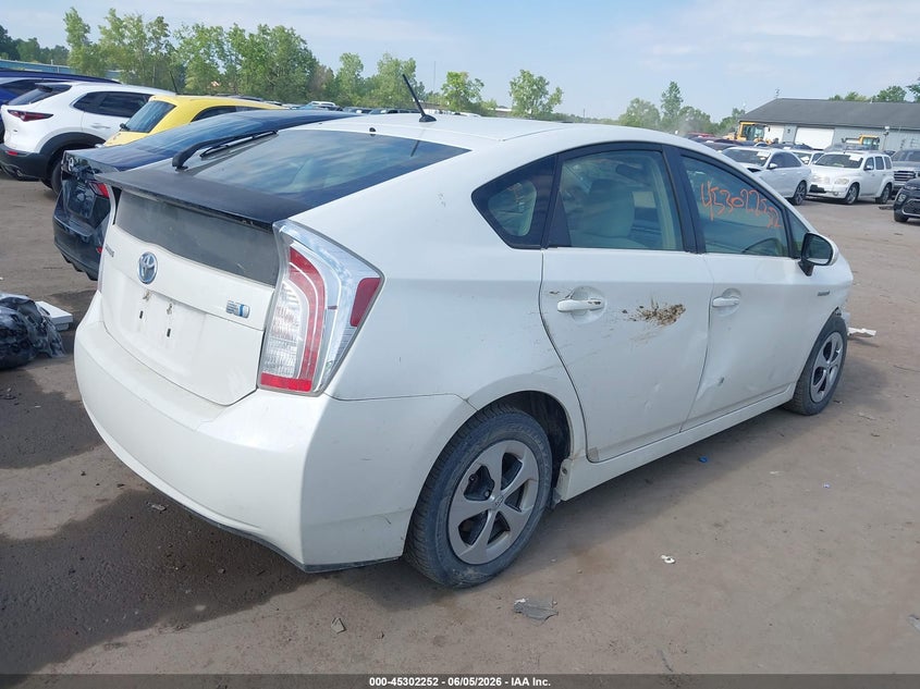 Vin: jtdkn3du3c5458597, lot: 45800115, toyota prius two 20124