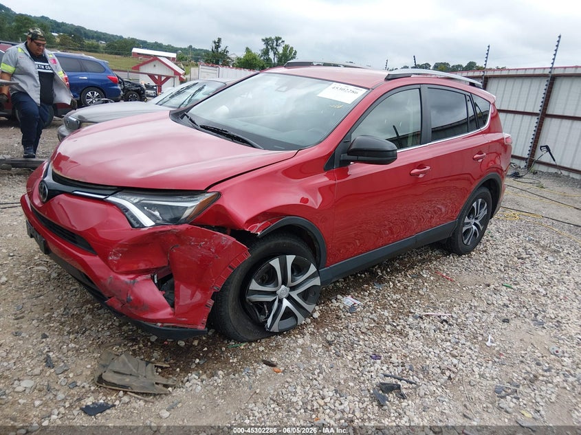 Vin: jtmbfrev1hj127653, lot: 45800149, toyota rav4 le 20172