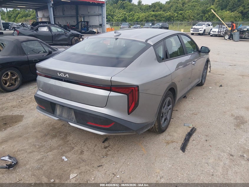 2025 KIA K4 auction photo 4