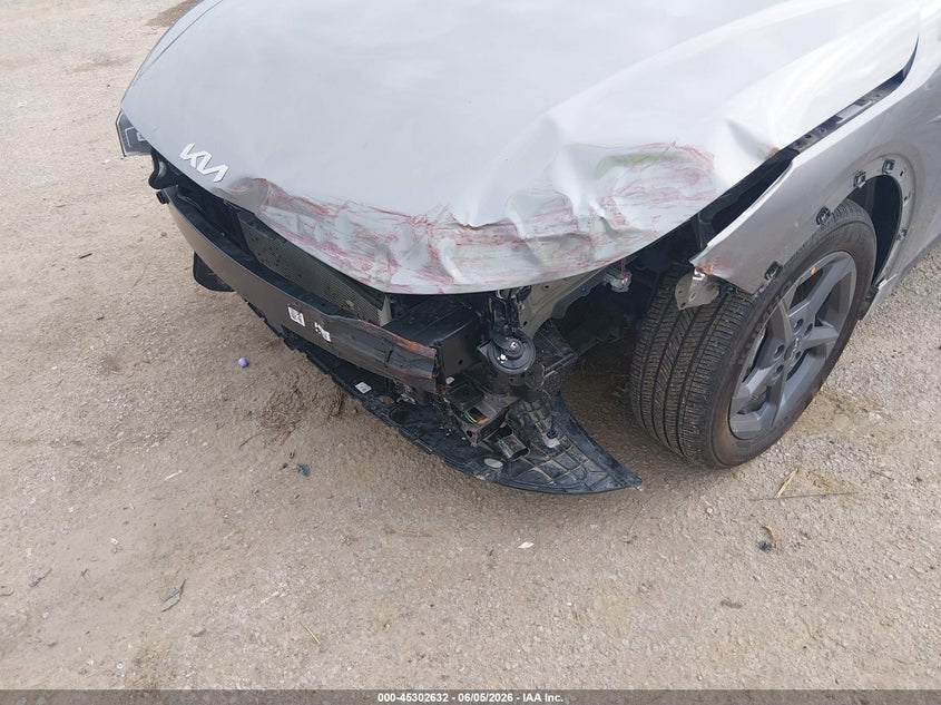2025 KIA K4 auction photo 6