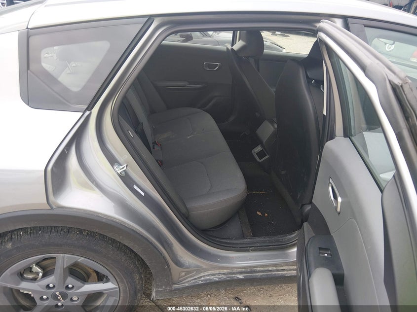 2025 KIA K4 auction photo 8