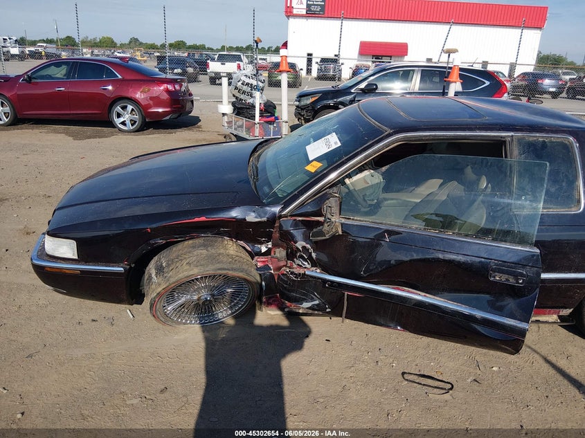 1998 Cadillac Eldorado Standard VIN: 1G6EL12Y8WU611372 Lot: 45302654