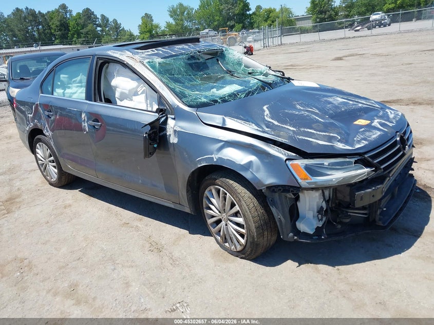 2015 VOLKSWAGEN JETTA auction photo 1