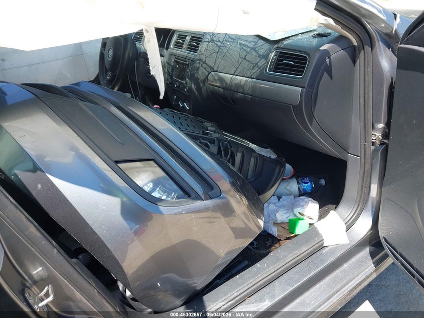 2015 VOLKSWAGEN JETTA auction photo 5