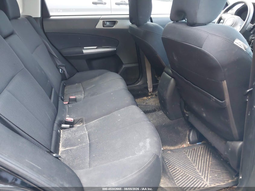 JF2SHABC1CH462198 2012 Subaru Forester 2.5 2.5X black