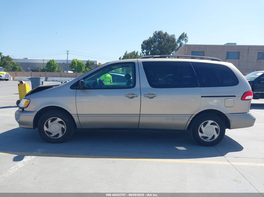 AtlanticExpress - Toyota Sienna