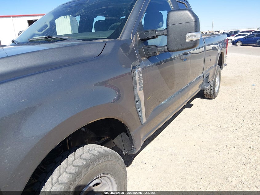 2023 FORD F-250 auction photo 6