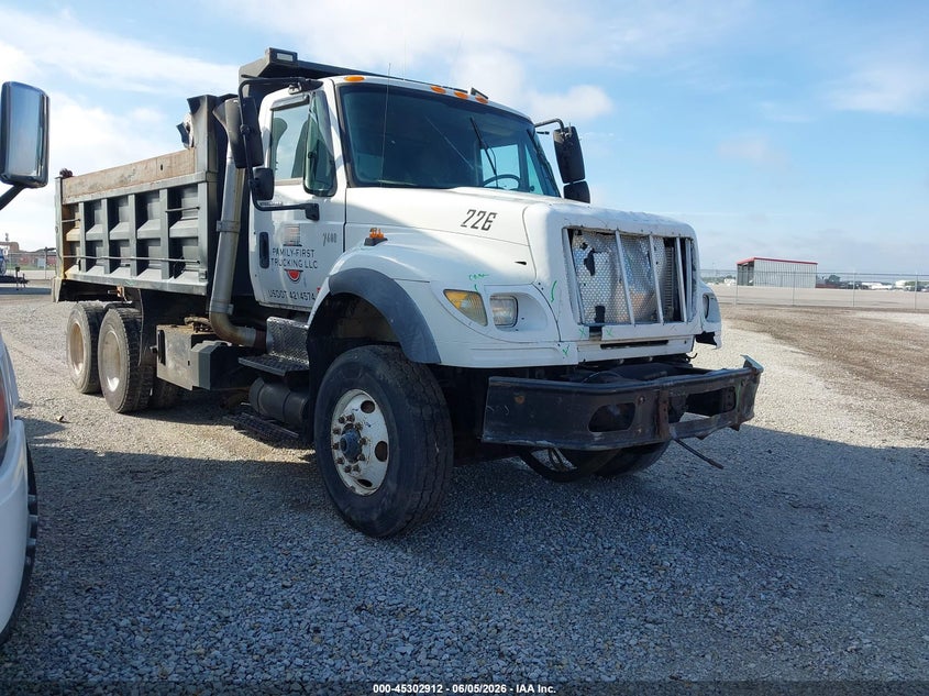 2004 International 7000