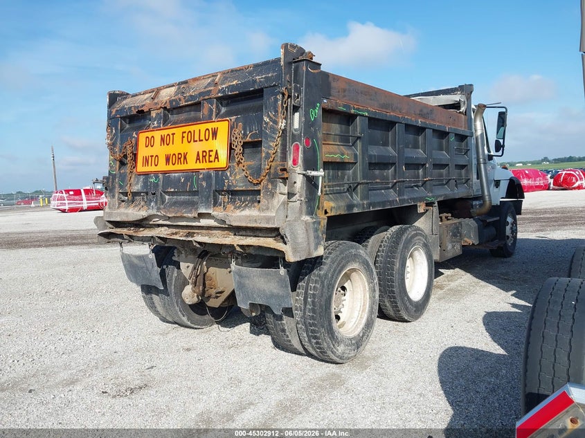 2004 INTERNATIONAL 7000 auction photo 4