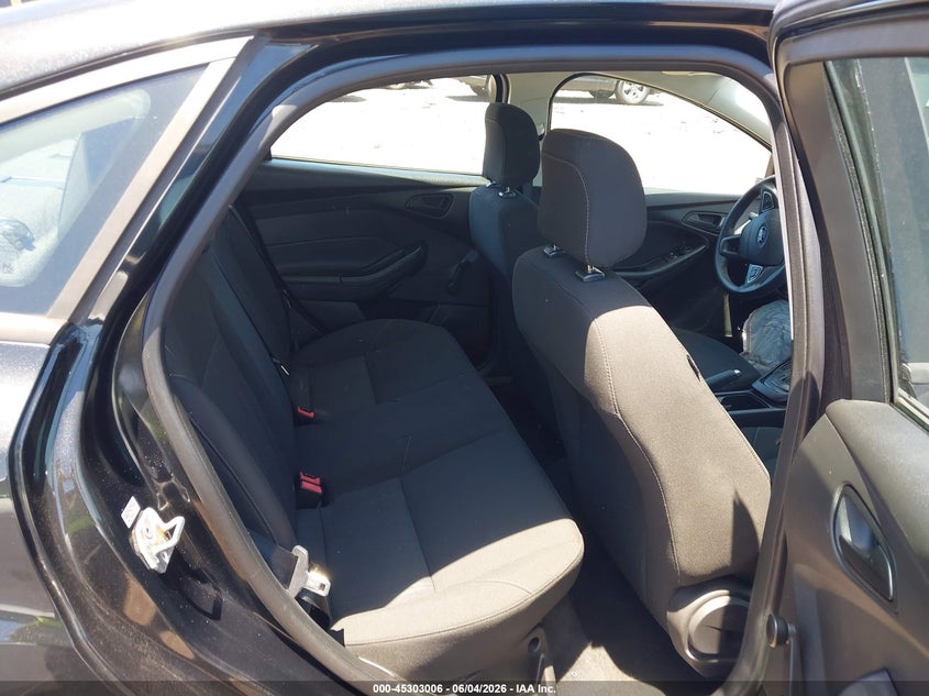 2015 Ford Focus S VIN: 1FADP3E24FL353685 Lot: 45303006