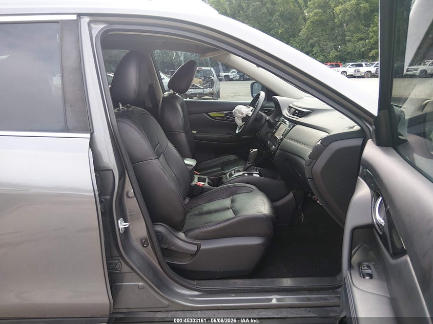 2017 NISSAN ROGUE auction photo 5