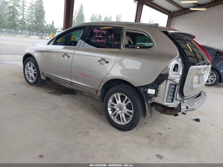 2016 VOLVO XC60 auction photo 3