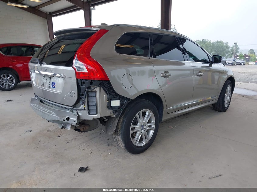 2016 VOLVO XC60 auction photo 4