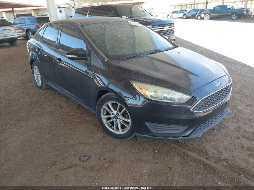 Vin: 1fadp3f28fl256519, lot: 45801114, ford focus se 2015 img_1