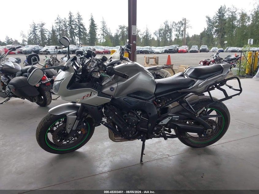 2011 YAMAHA FZ1 auction photo 2