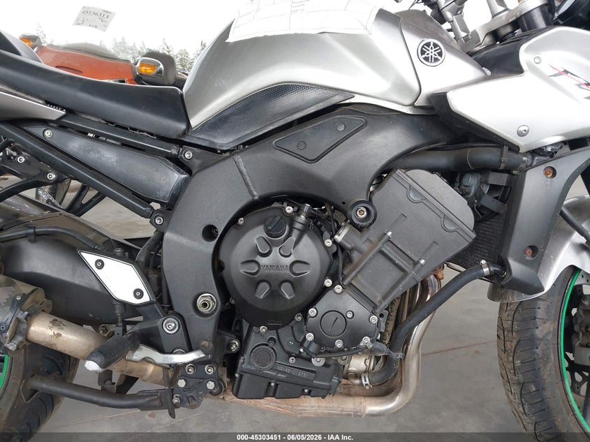 2011 YAMAHA FZ1 auction photo 8