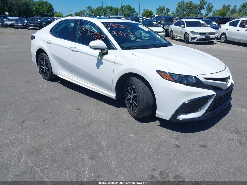 Vin: 4t1g11ak3ru847209, lot: 45801345, toyota camry se 20241